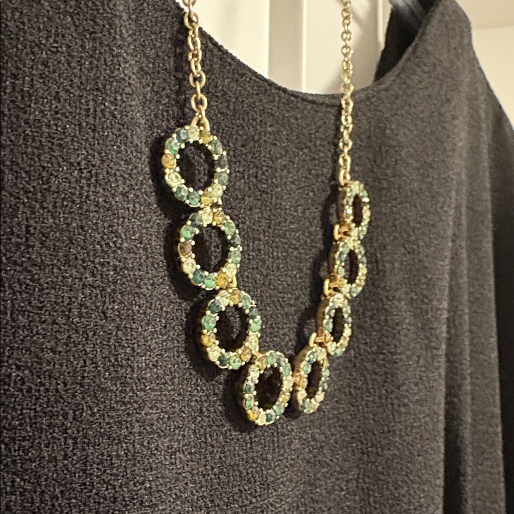 NWT [J. Crew] Green/Gold Gemstone Crystal Wreath Statement Adjustable Necklace - Picture 7 of 10